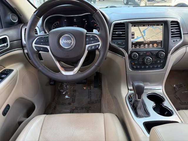 Used 2017 Jeep Grand Cherokee Overland w/ Jeep Active Safety Group RWD image 15