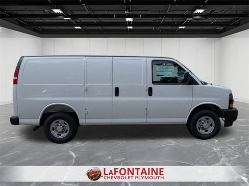 New 2025 Chevrolet Express 2500 w/ Driver Convenience Package image 7