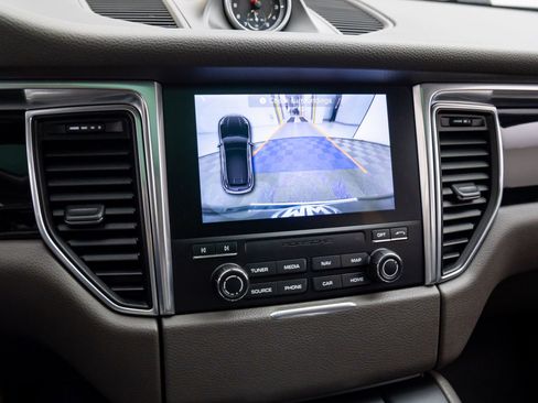 Used 2017 Porsche Macan S image 26