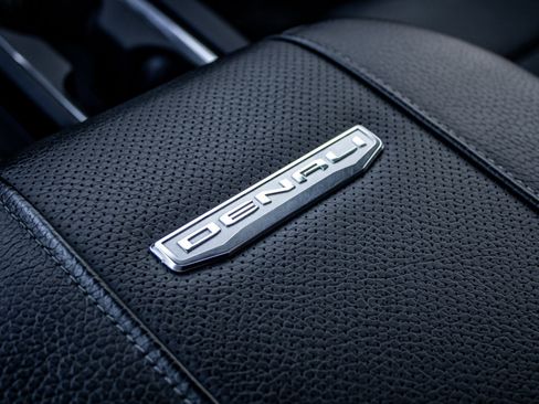 Used 2024 GMC Sierra 2500 Denali w/ Technology Package image 23