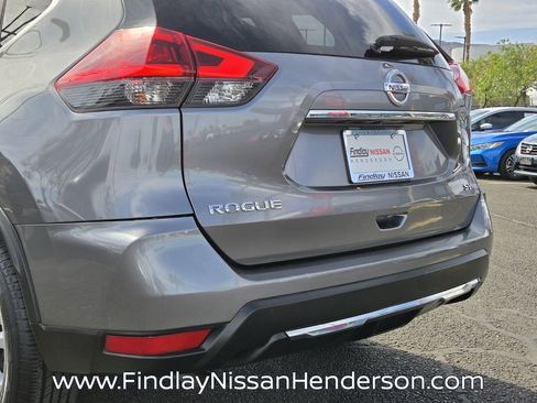 Used 2018 Nissan Rogue SV image 5