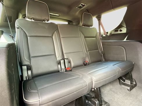 Used 2021 Chevrolet Suburban Premier w/ Premium Package image 31