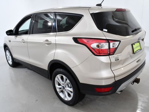 Used 2017 Ford Escape SE image 15