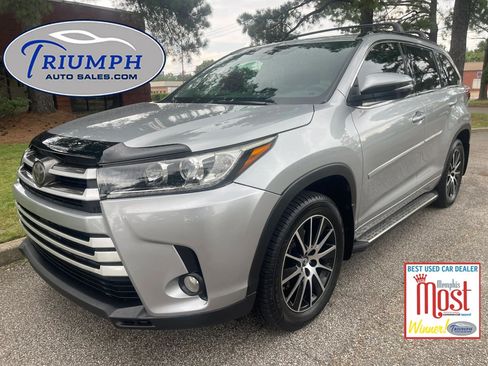 Used 2017 Toyota Highlander SE w/ Carpet Mat Package AWD/4WD image 1