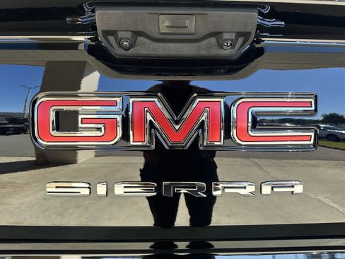 Certified 2025 GMC Sierra 1500 Elevation image 38