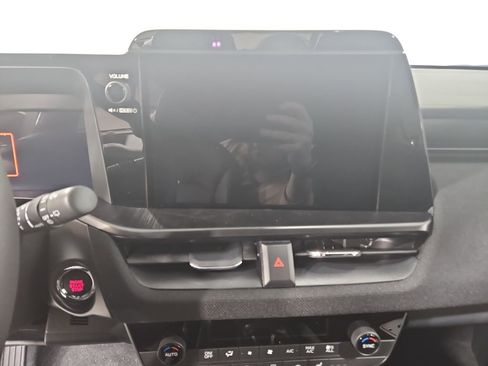 New 2026 Subaru Outback Limited AWD/4WD image 18