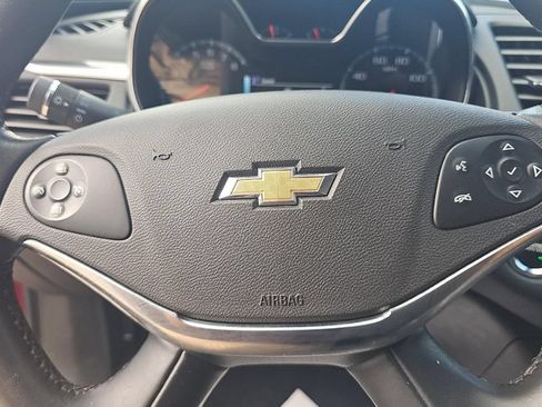 Used 2019 Chevrolet Impala LT FWD image 9