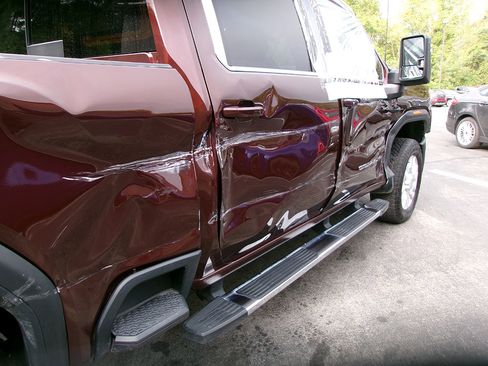 Used 2024 GMC Sierra 2500 SLE w/ SLE Value Package; image 4