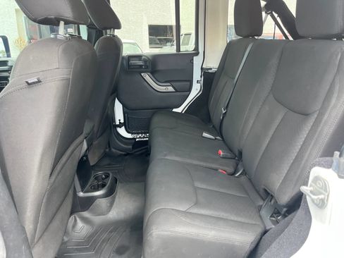 Used 2015 Jeep Wrangler Unlimited Sport w/ Quick Order Package 24S AWD/4WD image 16