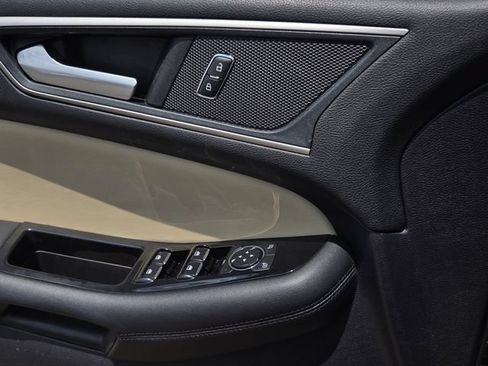 Used 2020 Ford Edge SEL FWD image 17
