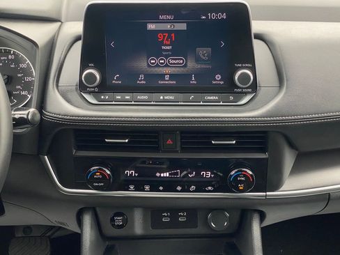 Used 2025 Nissan Rogue SV image 21