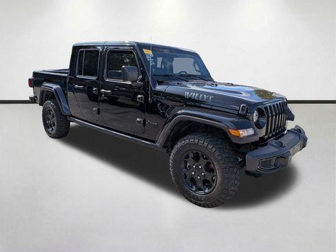 Used 2023 Jeep Gladiator Sport AWD/4WD image 2