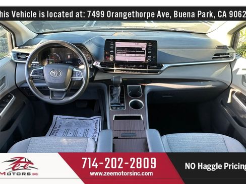 Used 2021 Toyota Sienna LE w/ LE Plus Package FWD image 17
