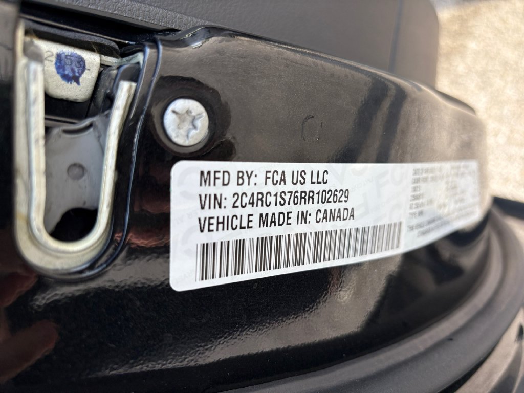 Used 2024 Chrysler Pacifica Premium FWD image 46
