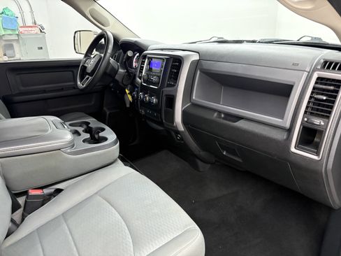 Used 2014 RAM 2500 Tradesman w/ Chrome Appearance Group image 19