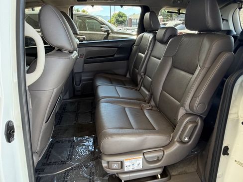Used 2016 Honda Odyssey Touring Elite image 21