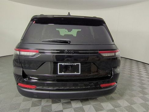 New 2025 Jeep Grand Cherokee Limited w/ Black Appearance Package image 5