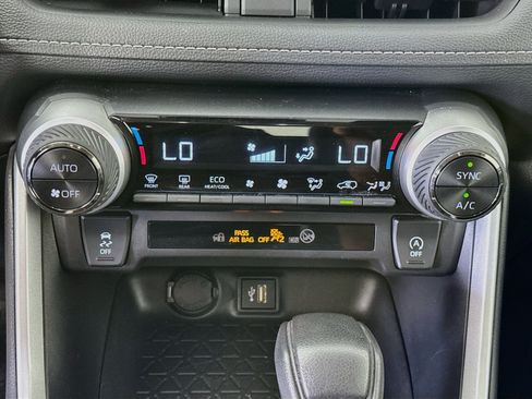 Certified 2025 Toyota RAV4 XLE AWD/4WD image 15