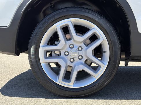 Used 2024 Honda Passport EX-L image 11