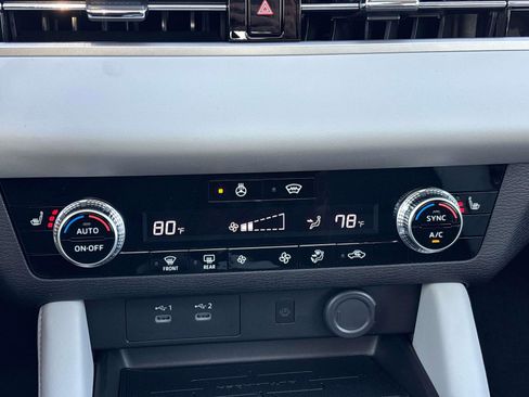 New 2026 Mitsubishi Outlander SE image 12