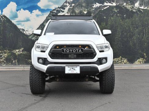 Used 2019 Toyota Tacoma SR5 AWD/4WD image 5
