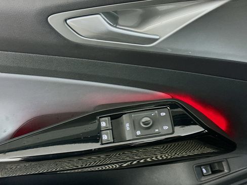 Used 2024 Volkswagen ID.4 S image 15