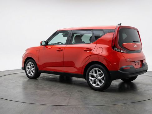 Used 2025 Kia Soul LX w/ LX Technology Package image 6