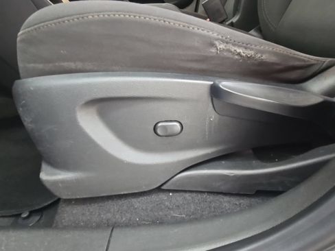Used 2019 Chevrolet Trax LT FWD image 13