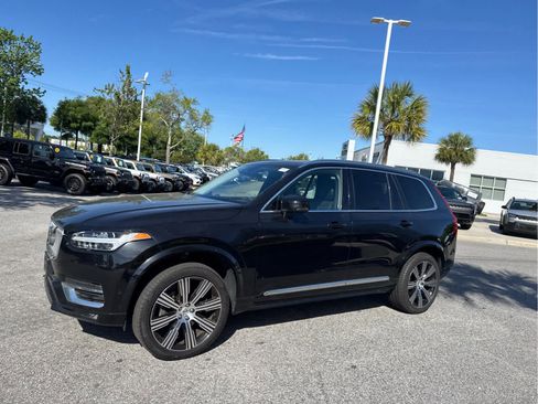 Used 2023 Volvo XC90 B6 Ultimate w/ Lounge Package image 9