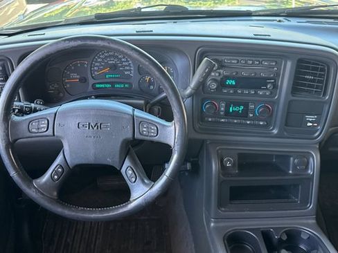 Used 2003 GMC Sierra 2500 SLT w/ SLT Preferred Equipment Group AWD/4WD image 14