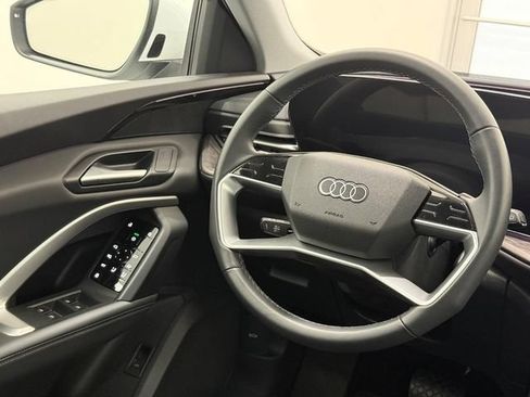 Used 2025 Audi Q5 Premium w/ Convenience Package AWD/4WD image 12