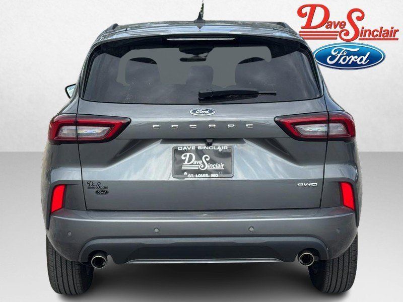 Used 2024 Ford Escape ST-Line w/ Tech Pack #1 AWD/4WD image 8