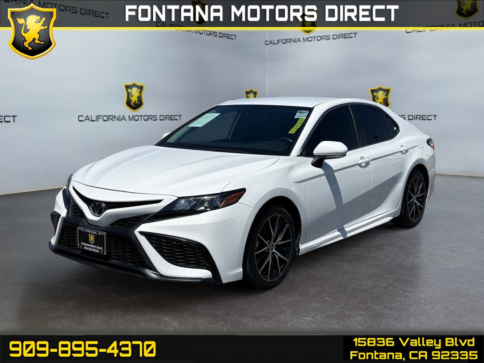 Used 2022 Toyota Camry SE FWD image 1