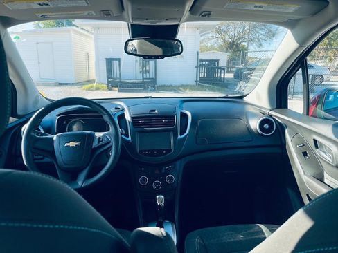 Used 2015 Chevrolet Trax LS w/ LPO, Protection Package FWD image 5