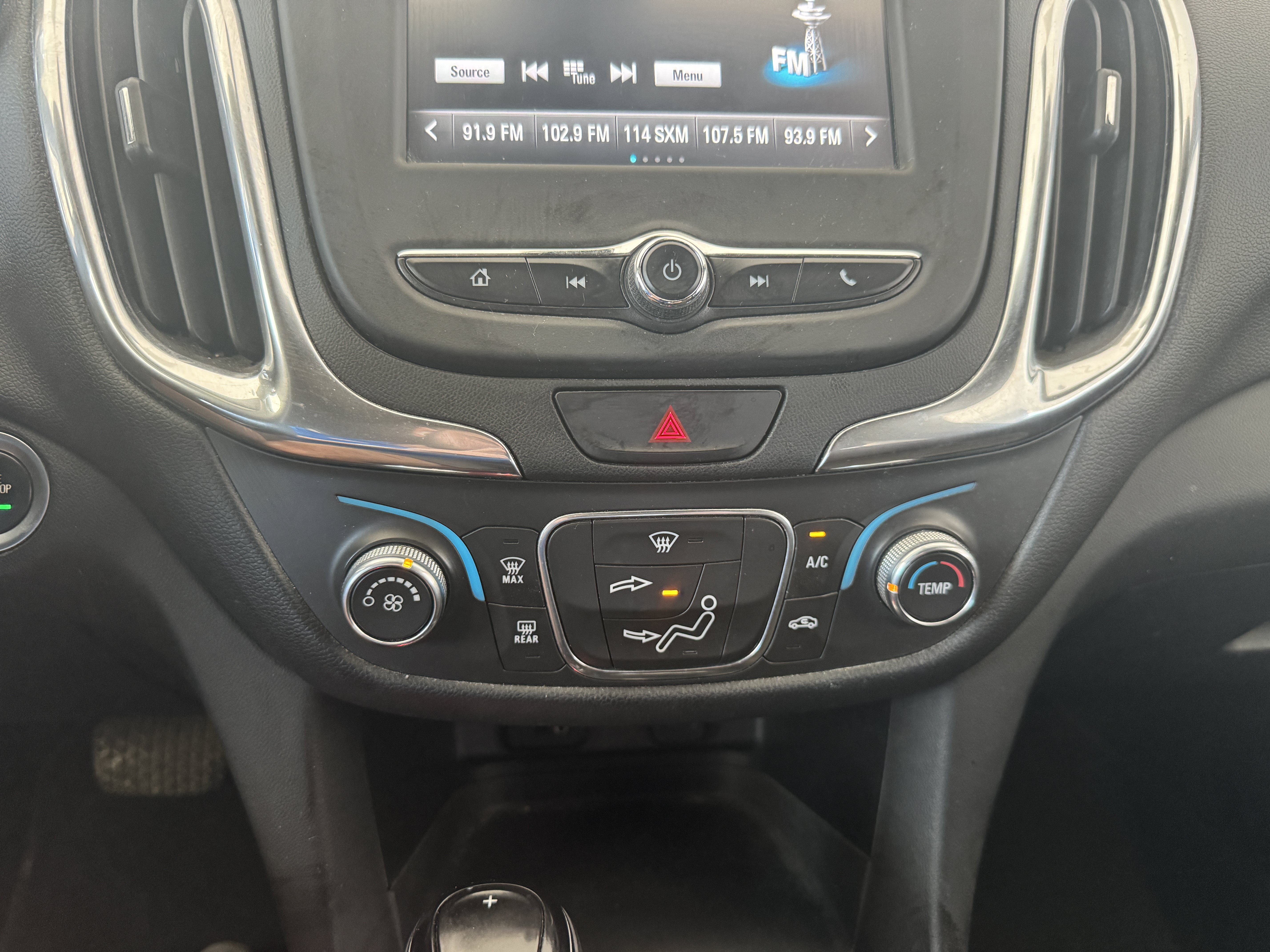 Used 2018 Chevrolet Equinox LT AWD/4WD image 15