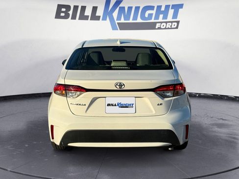 Used 2021 Toyota Corolla LE image 4
