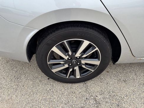 Used 2025 Nissan Versa SV FWD image 27