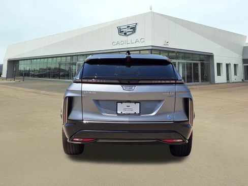 Used 2024 Cadillac Lyriq Luxury AWD/4WD image 5