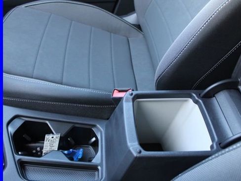 Used 2024 Volkswagen Taos SE image 45