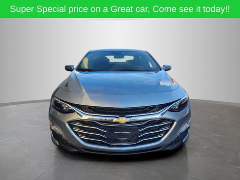 Used 2024 Chevrolet Malibu LT FWD image 2
