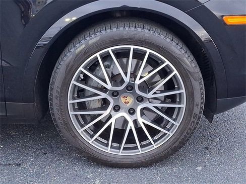 Used 2022 Porsche Cayenne S image 8