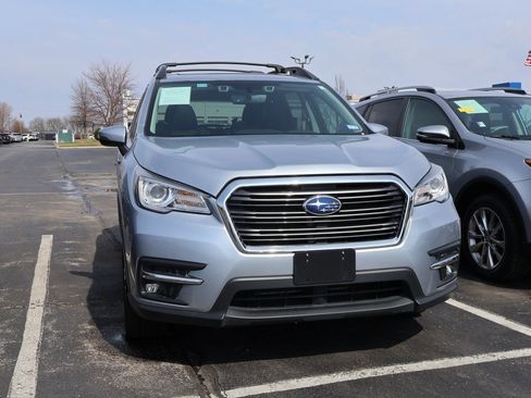 Used 2022 Subaru Ascent Limited w/ Technology Package image 3