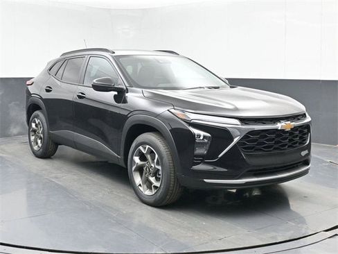 New 2026 Chevrolet Trax LT w/ Driver Confidence Package image 2