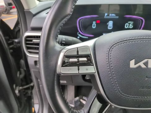 Used 2025 Kia Telluride S AWD/4WD image 23