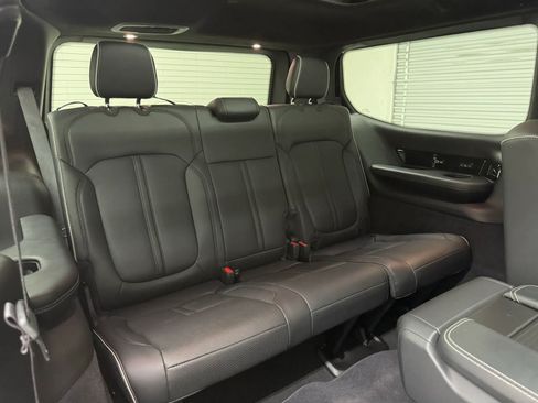 Used 2024 Jeep Grand Wagoneer Series II Obsidian w/ Quick Order Packagew 28T AWD/4WD image 13