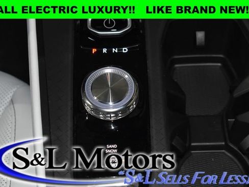 Used 2025 Jeep Wagoneer S Limited image 18