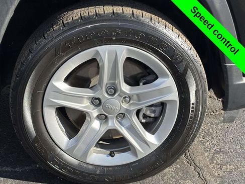 Used 2023 Jeep Compass Sport image 30