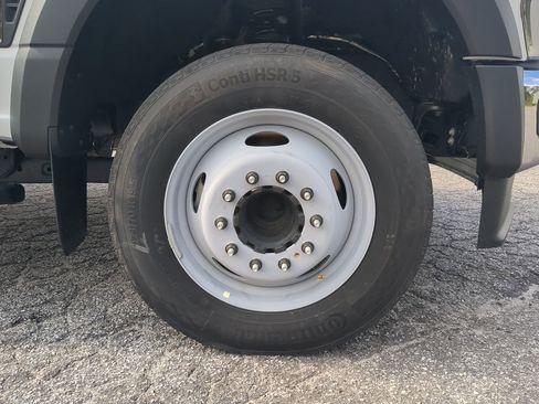 New 2025 Ford F450 XL w/ XL Chrome Package image 9