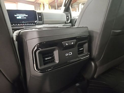 New 2026 Chevrolet Silverado 2500 ZR2 image 33