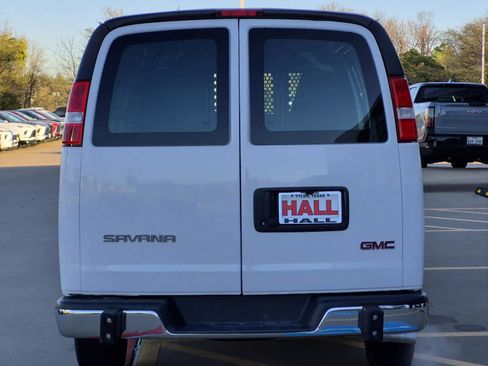 Used 2024 GMC Savana 2500 w/ Driver Convenience Package image 5